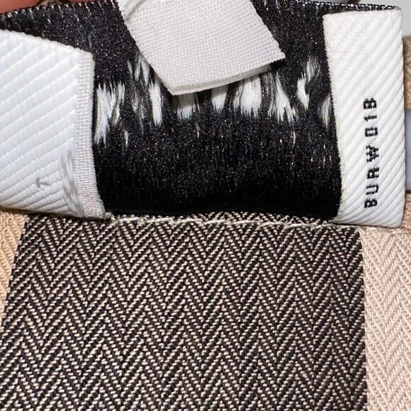 Burberry Children Girls Classic Check Short Puff Sleeve Button Front Dress 6-7Y - Picture 6 of 14